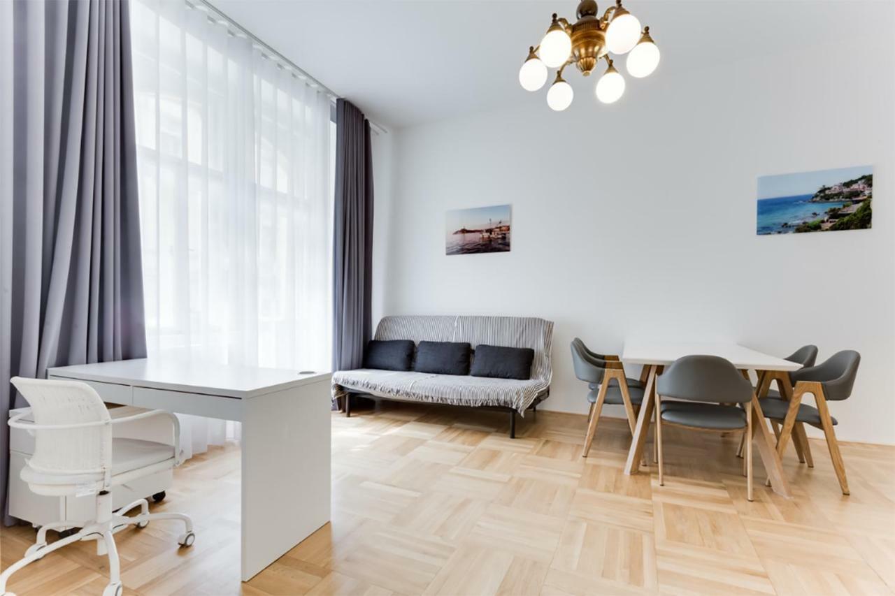 The Dancing House Residence, Two Bedroom Apartment With Balcony Near River! Prague Exterior photo